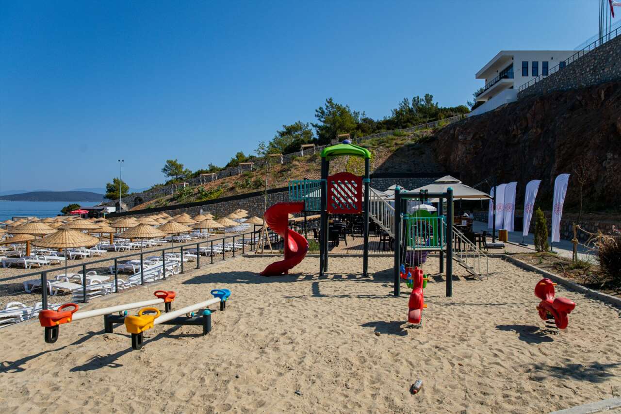 Bodrum'da Tatil Yapan Çiftin Tepkisi Gündem Oldu, Bodrum Belediyesi'nden Halk Plajı Açıklaması 1